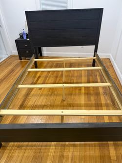 Bed frame queen size