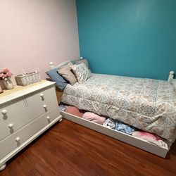 Twin White Wood Bedroom Set With Trundle 