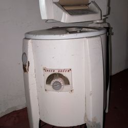 Vintage Speed Queen Wringer Washer 50s Mid-Century Laundry Clothes Washing Machine Prop Garden Decor Planter Repurpose 