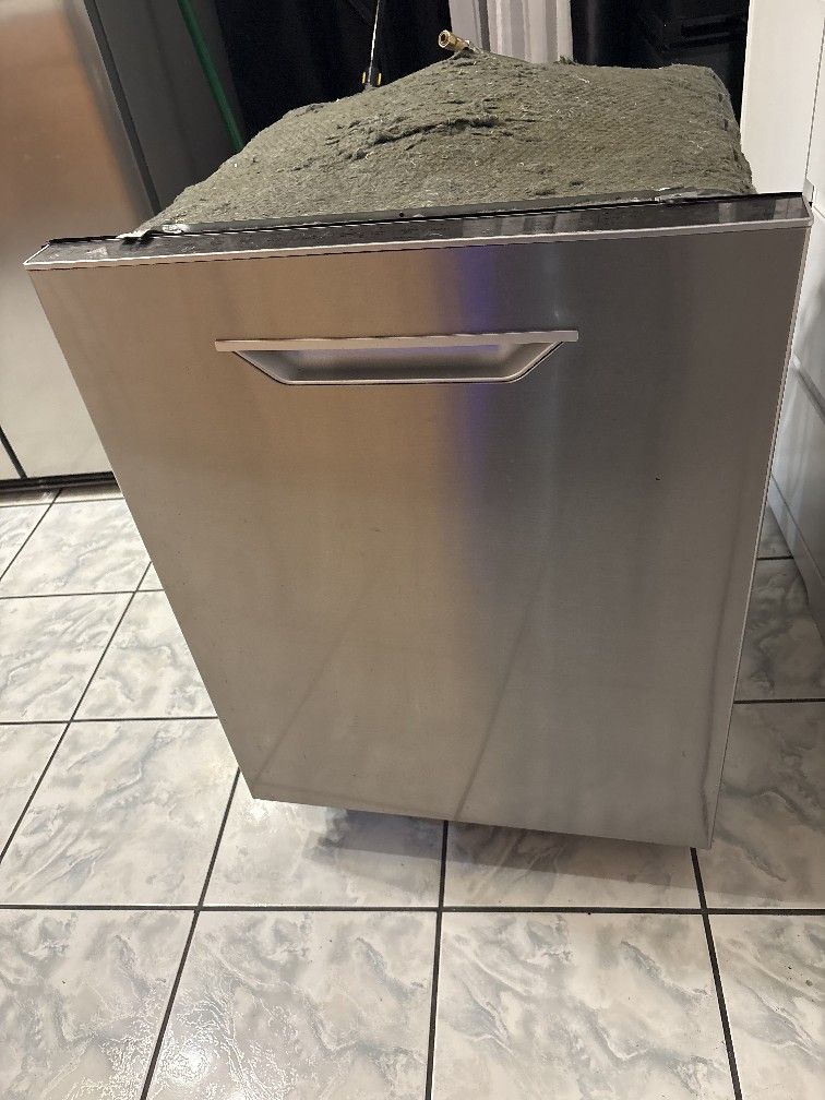 Insignia 24" Dishwasher