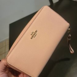 Coach Zip around Wallet (Blush Peachy)