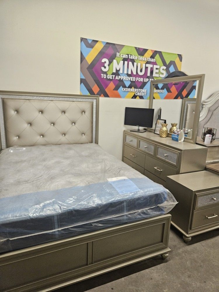 Queen Bed Set