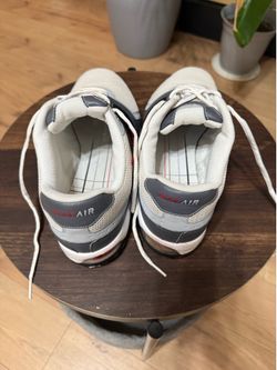 Golf shoes