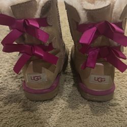 UGG Classic Bailey Bow Size 4