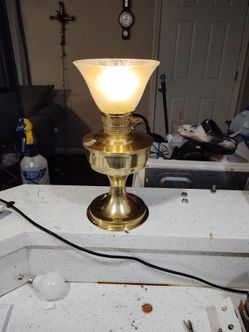 Electric Vintage Aladdin oil lamp