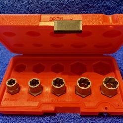 CRAFTSMAN FIVE PIECE (#3 #6 # 7 #9 #10) NUT BOLT REMOVER EXTRACTOR SET WITH CASE