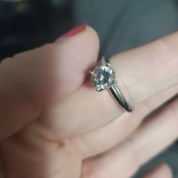 1 CT Diamond Ring