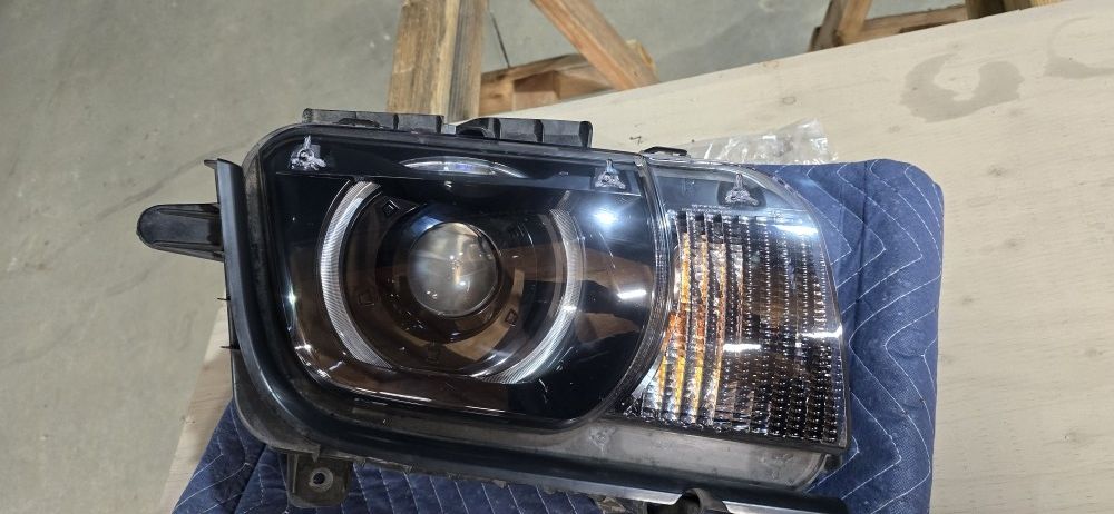 2011  Camaro LEFT RIGHT Headlights HID