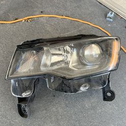 2020 Jeep Grand Cherokee Headlights