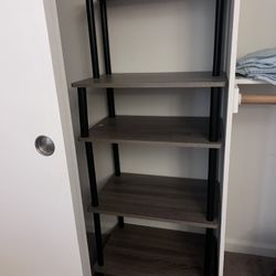 Clóset Shelves 