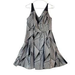 WORTHINGTON Womens Size 8 Black White Geometric Sleeveless V Neck Dress Mesh Vintage