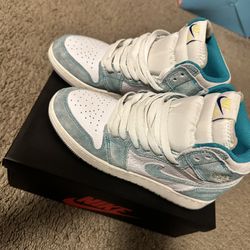 Retro 1 Jordans Size 5