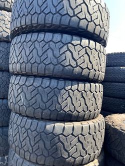 Vendo 315/70/R17 las 4 llantas nittos por $210