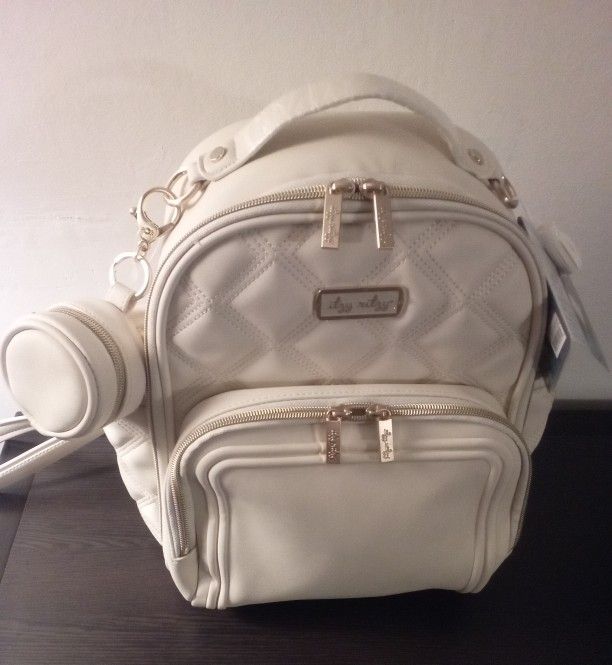 Diaper Backpack New 🐝 Print $95 Firm Price 