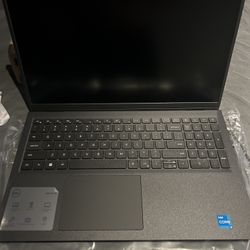 Dell Inspiron 15 3520 i3