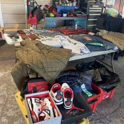 CHAMARRAS / PANTALONES / TENIS 