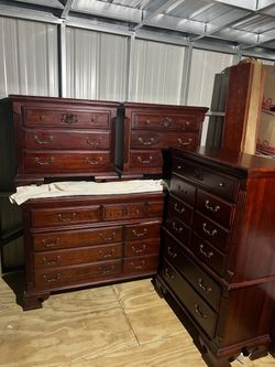King size bedroom suit