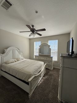 Liberty Furniture Queen Bedroom Set
