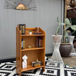 Small Vintage Wood Bookshelf. 