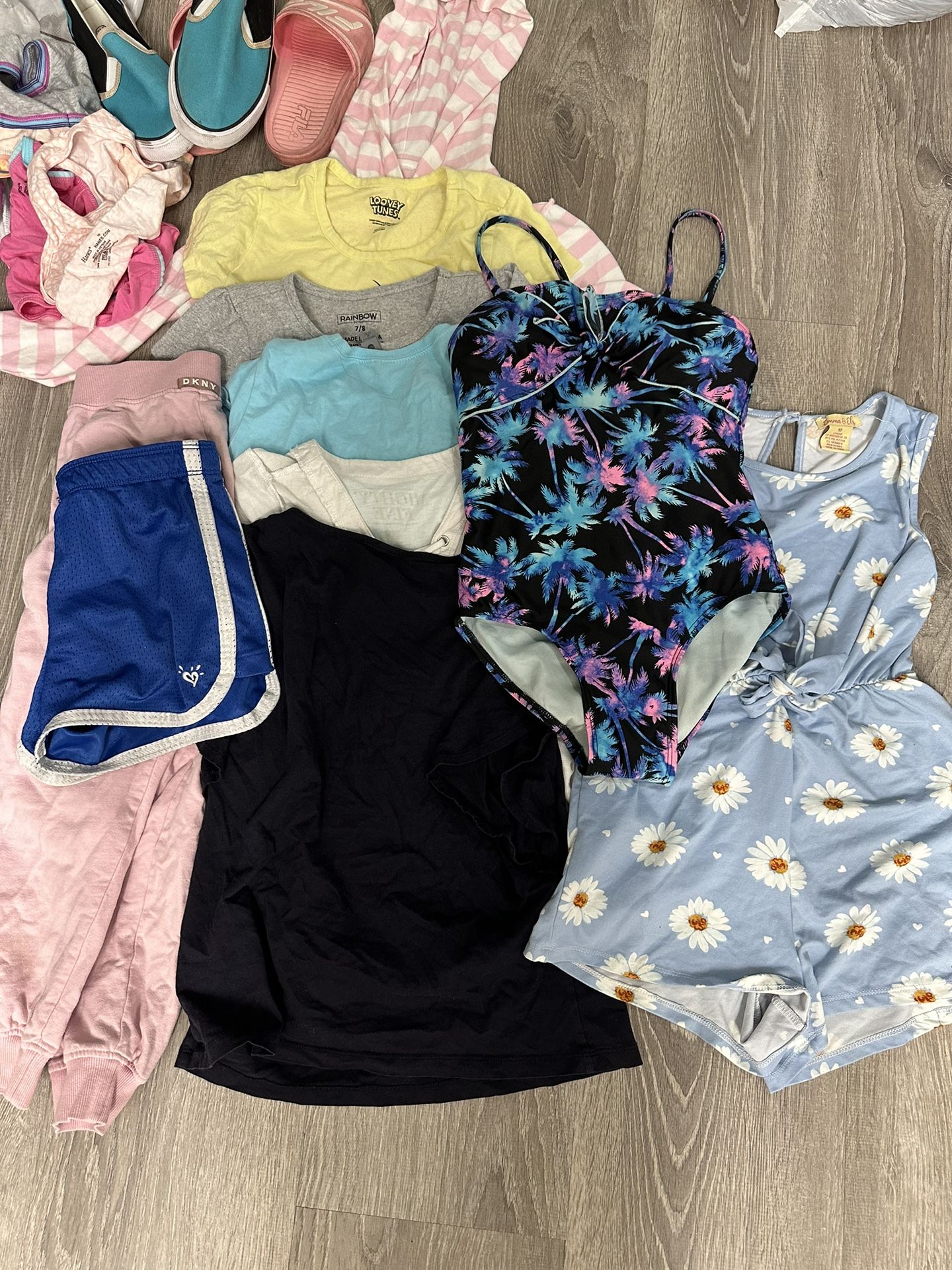 Girls Clothes 