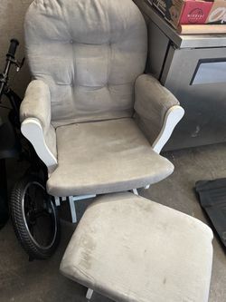 Rocking chair and foot rest