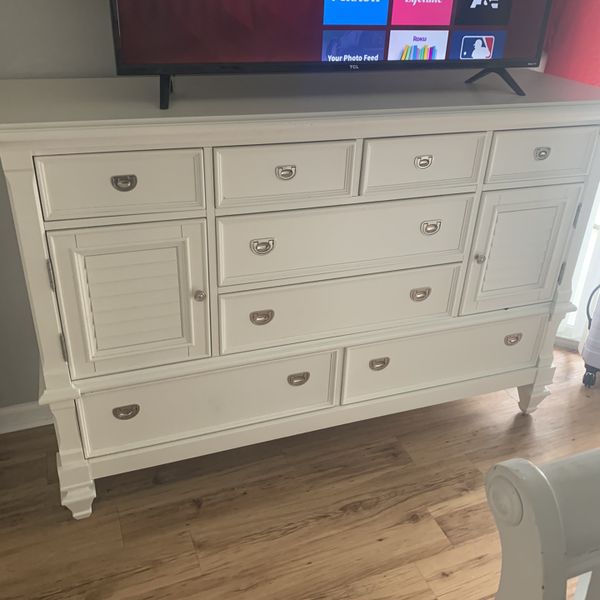 Barely Used Dresser for Sale in Jacksonville, FL OfferUp
