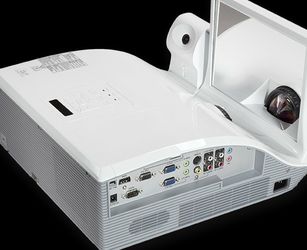 Ultra Short Throw Projector