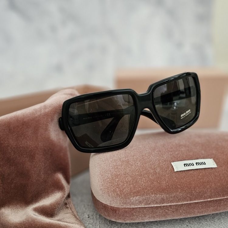 Sunglasses Miu Miu (new) for Sale in Vancouver, WA - OfferUp