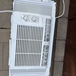 Window AC unit