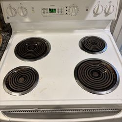 GE 4-Burner Electric stove range