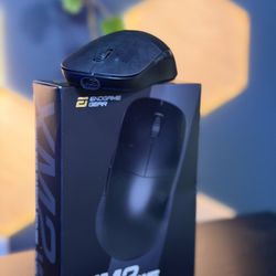 Xm2WE custom gaming mouse