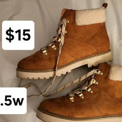 Womens Boots Size 9.5w