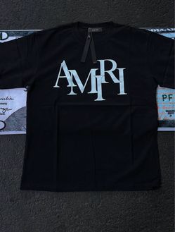 amrit tee size small
