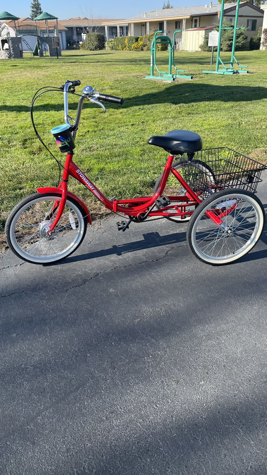 Stowaway 3 Speed Tricycle with Rear Basket (27). Item #:122531