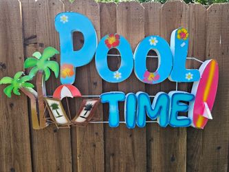 Metal POOL TIME SIGN. Yard Art. $60 cada uno.