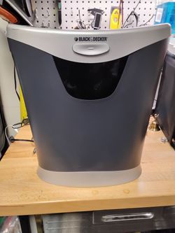 Black & Decker Paper Shredder Model CC800 By Visionworks Working $20 OBO