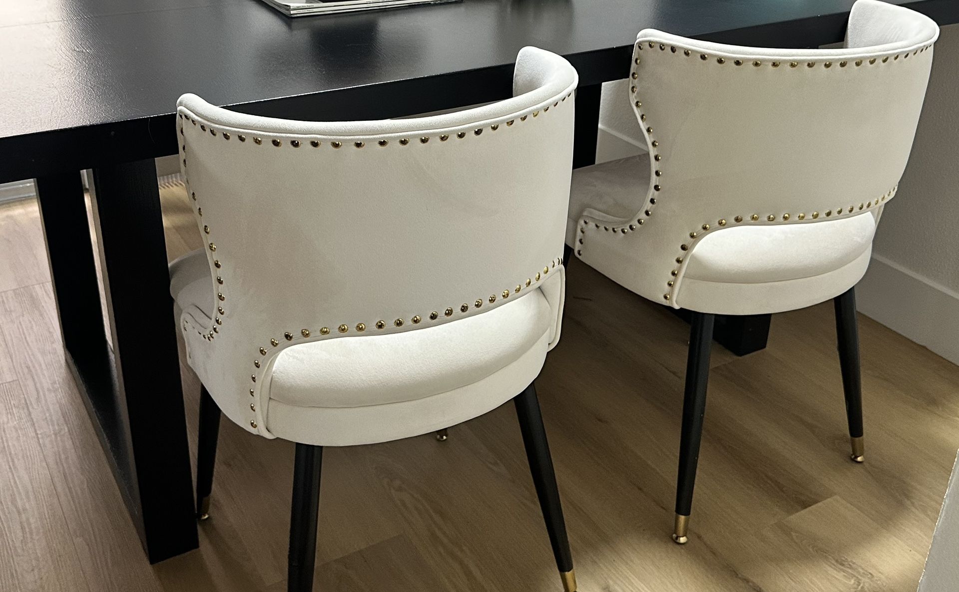 4 Contemporaries beautiful cream velvet dining chairs. $120.00 Set Chairs. 