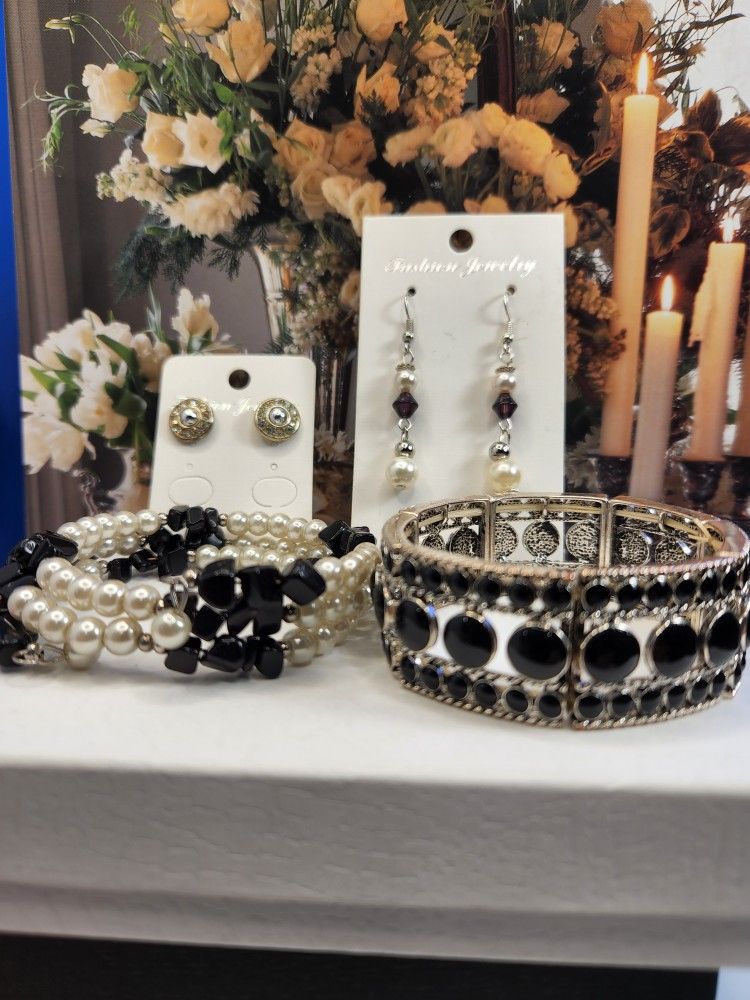 LOT OF VINTAGE PEARLS & CRYSTAL 4 ITEMS,