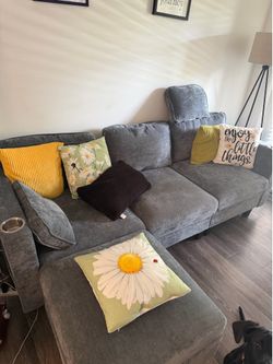 Grey sectional with ottoman /cupholders/usb charging