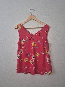 Maurices Lightweight Coral Pink Retro Floral V-Neck Tank Size: Medium