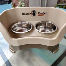 Neater Feeder Deluxe Dog bowls