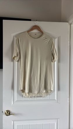 Lululemon men’s shirt size L