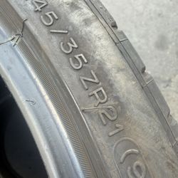 TESLA MODEL S 245/35/21 Michelin (1 Only) $100.00