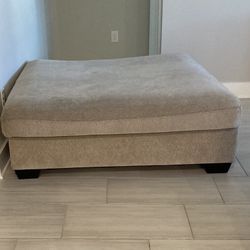 Ottoman/pet Bed 