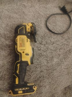 DEWALT OSCILLATING MULTITOOL 20V