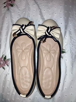 Woman shoes biege color (size - 6 and 7 US)