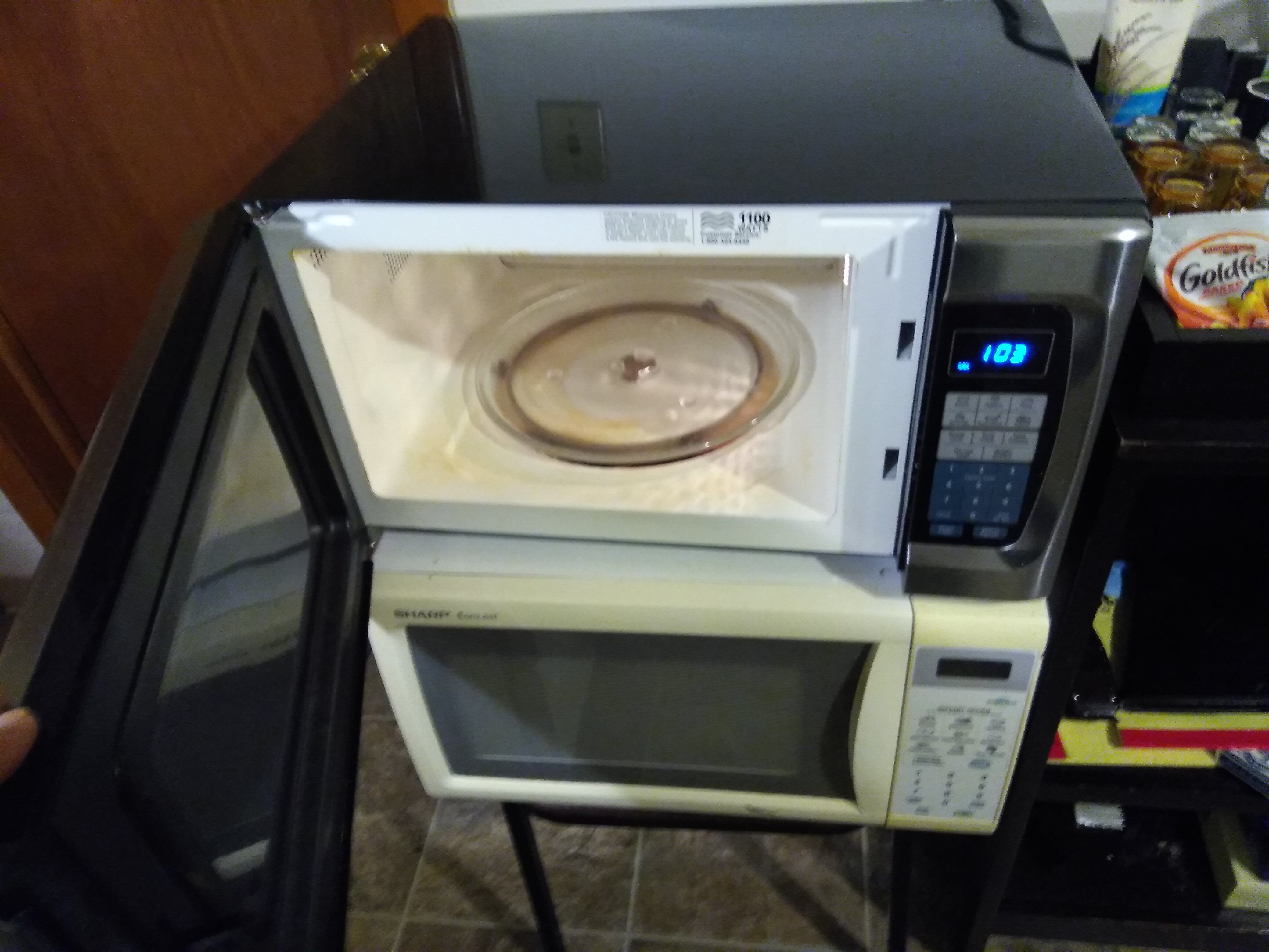 Oster OGB81101 1.1 cu. ft. Digital Microwave Oven - White - appliances - by  owner - sale - craigslist