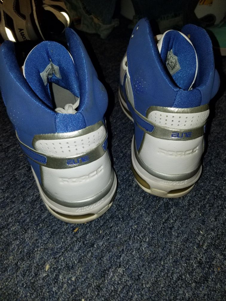 nike basketball shoes early 2000s