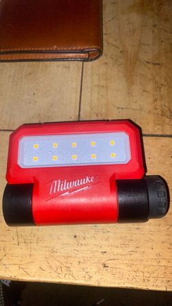 Milwaukee magnetic light