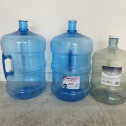 5 gallon Bpa free water bottle barely used.two bottles new one bottel used good 